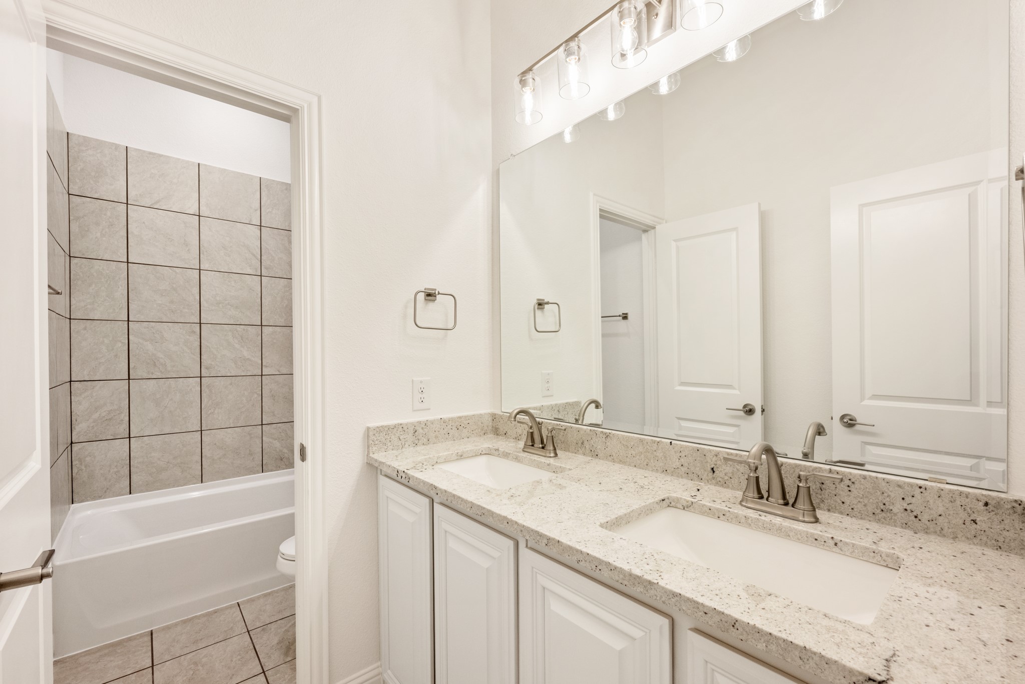 152 Rosewood Drive Glenn Heights TX 75154