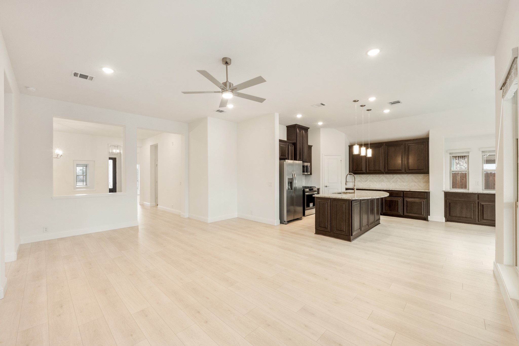 152 Rosewood Drive Glenn Heights TX 75154