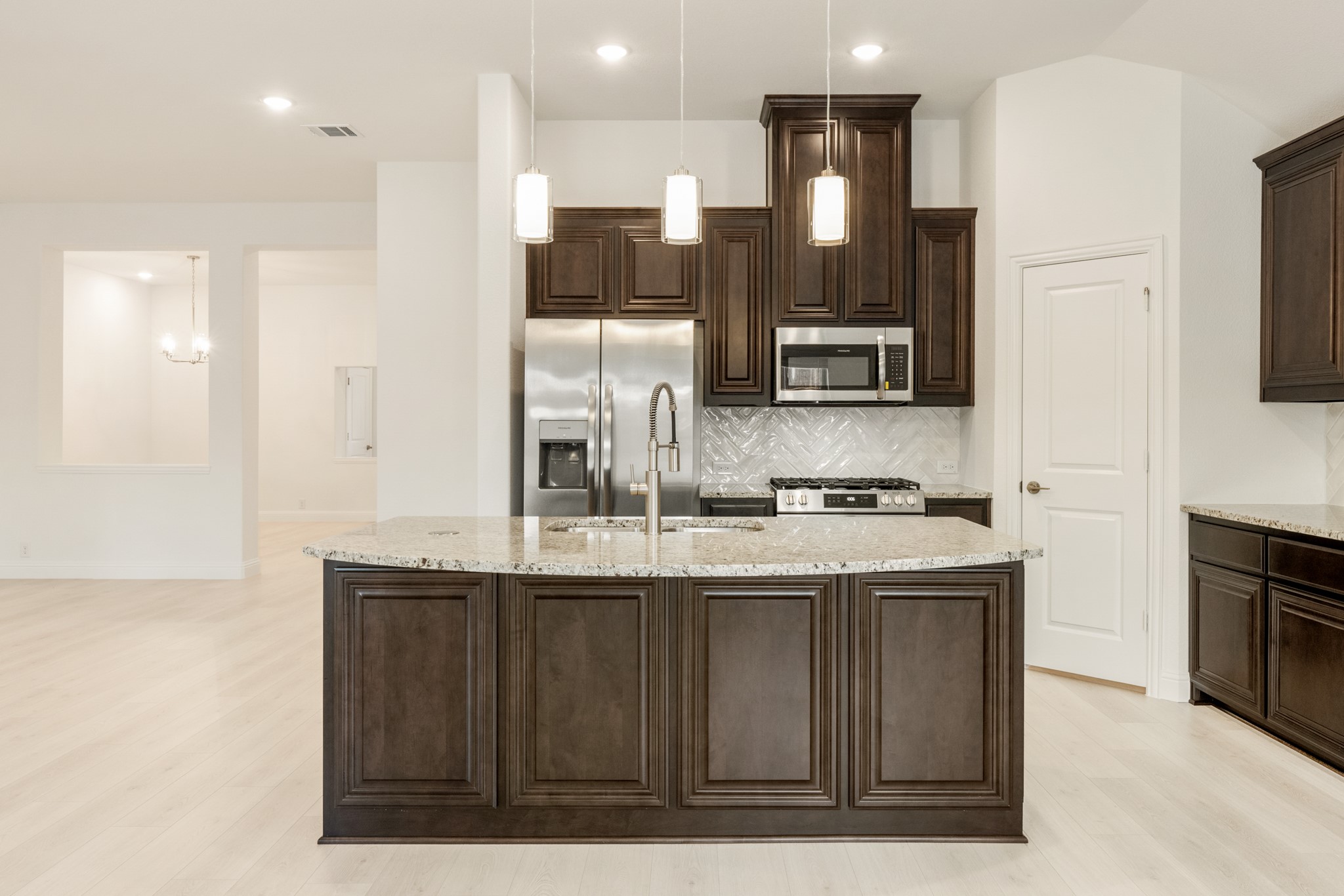 152 Rosewood Drive Glenn Heights TX 75154