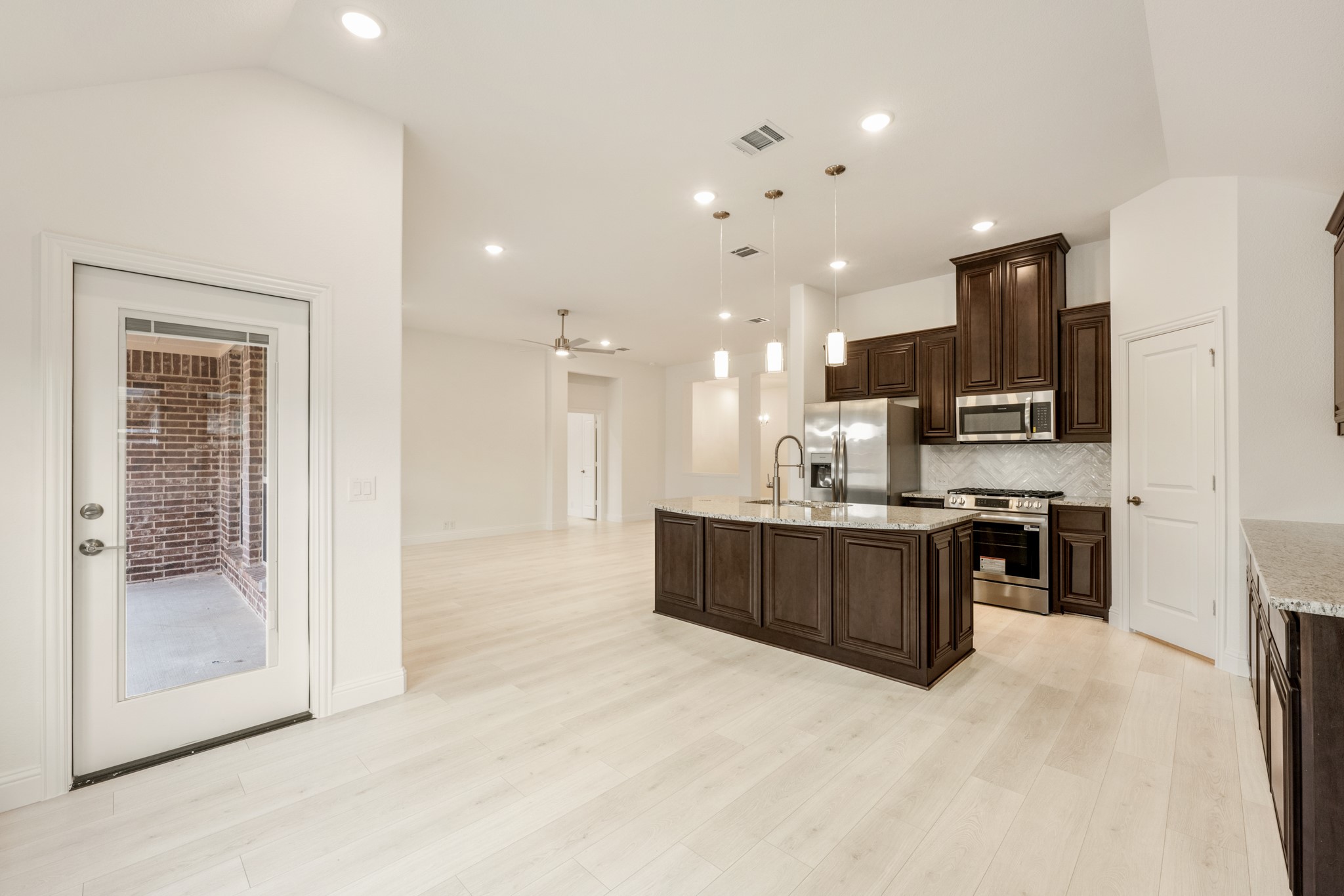 152 Rosewood Drive Glenn Heights TX 75154
