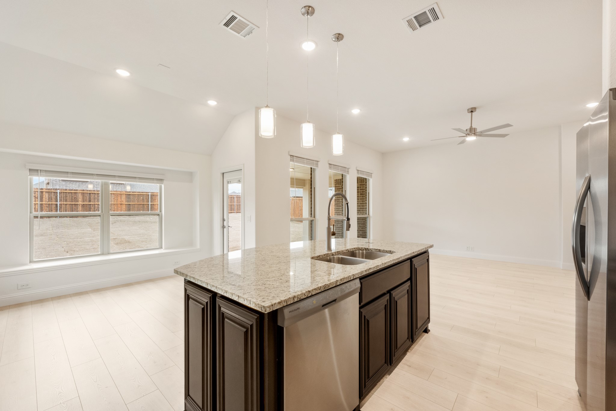 152 Rosewood Drive Glenn Heights TX 75154