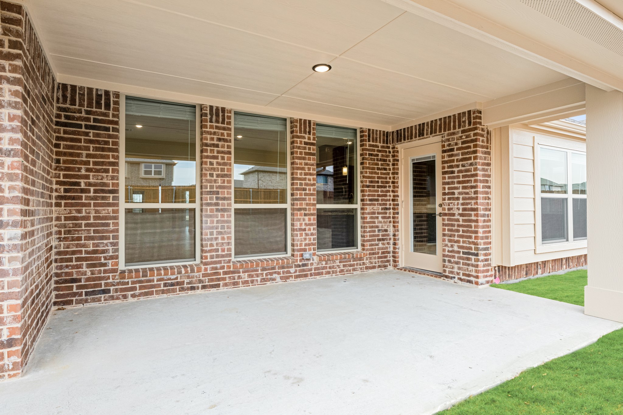152 Rosewood Drive Glenn Heights TX 75154