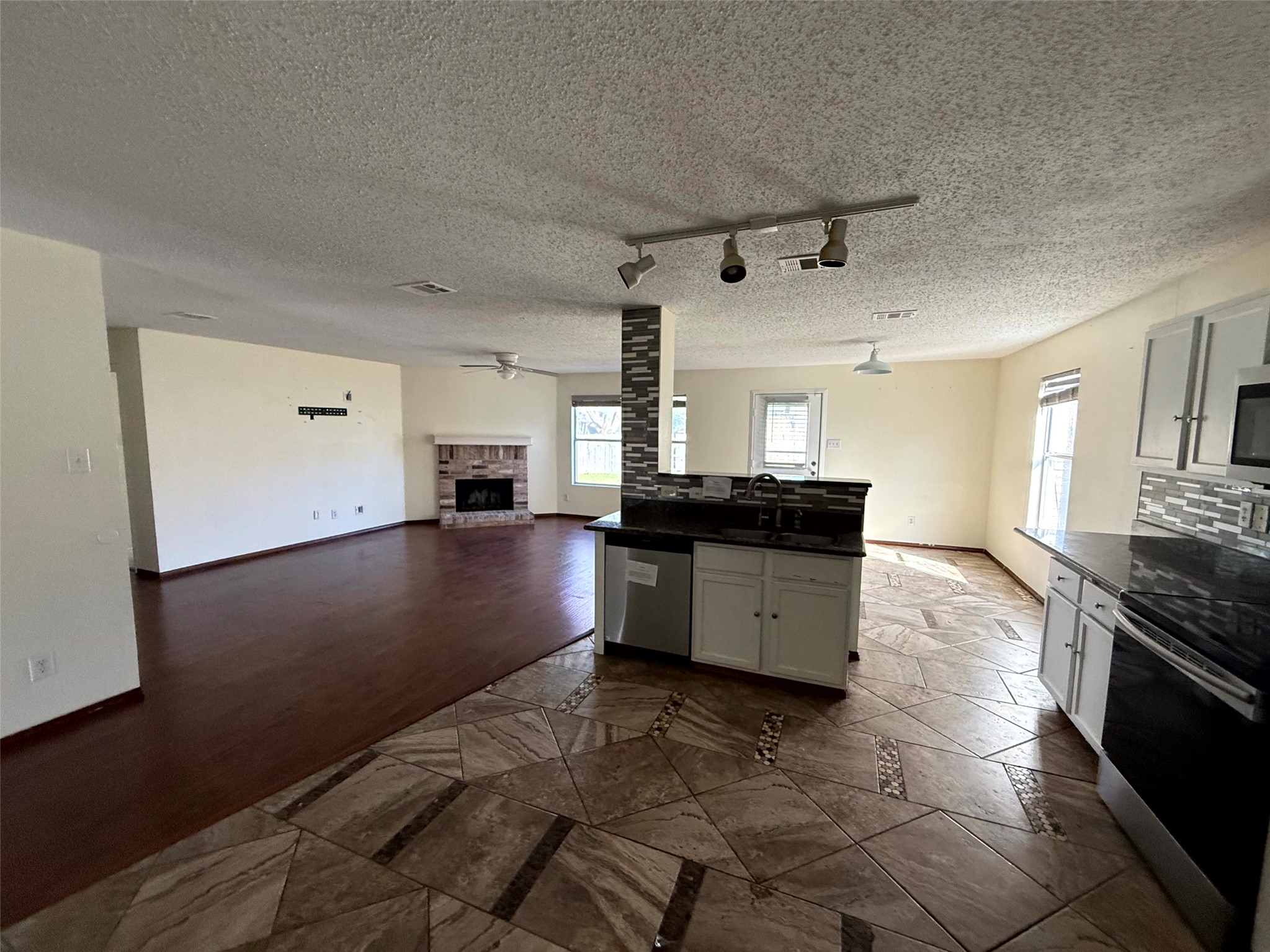 7919 Mosstree Drive Arlington TX 76001