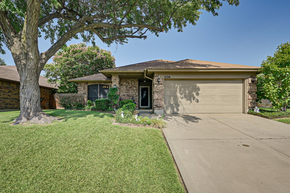 6216 Aires Drive Arlington TX 76001