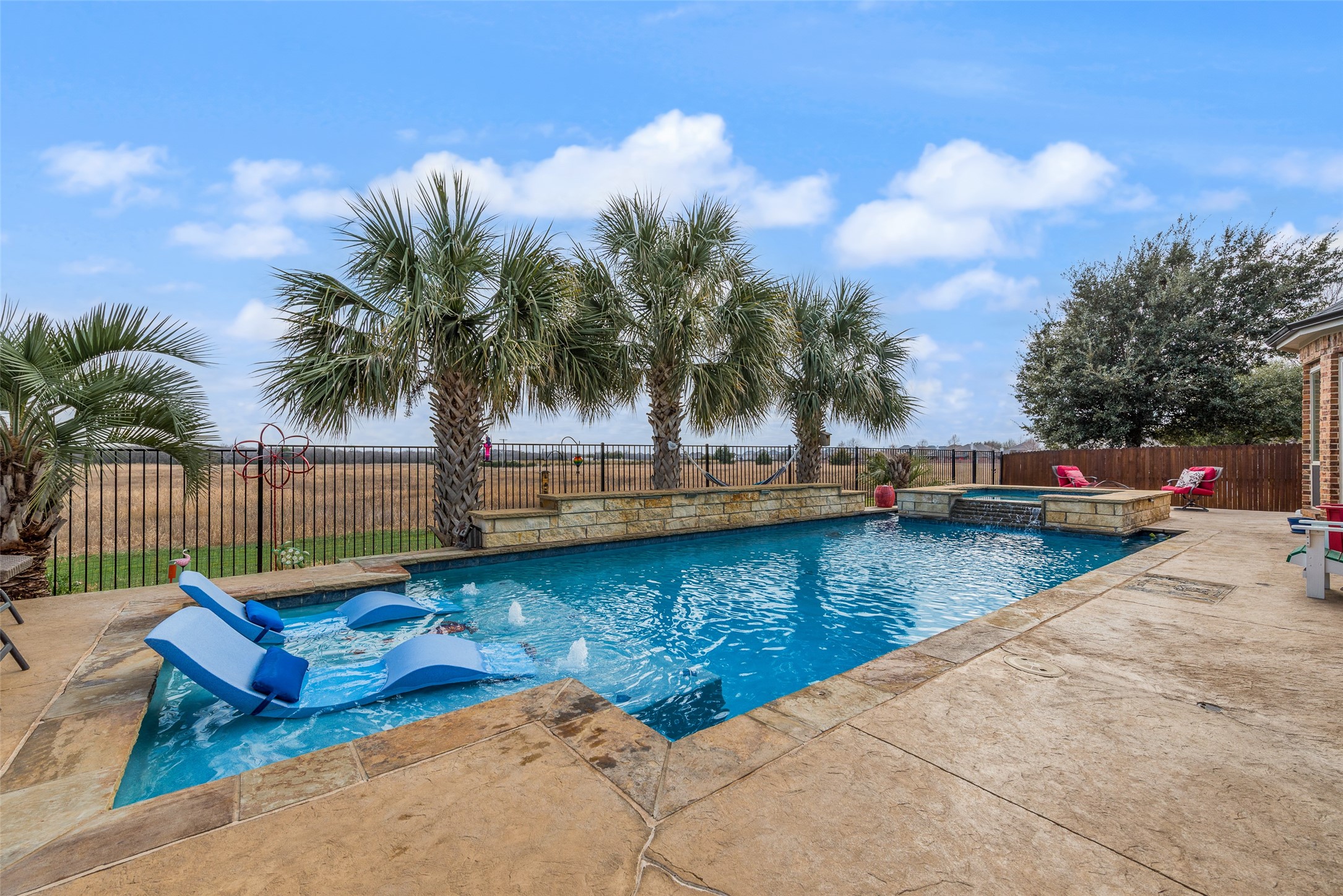 2435 Beachview Drive Grand Prairie TX 75054