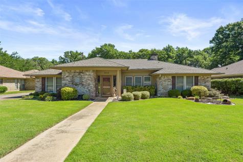2816 N Creekwood Drive Grapevine TX 76051