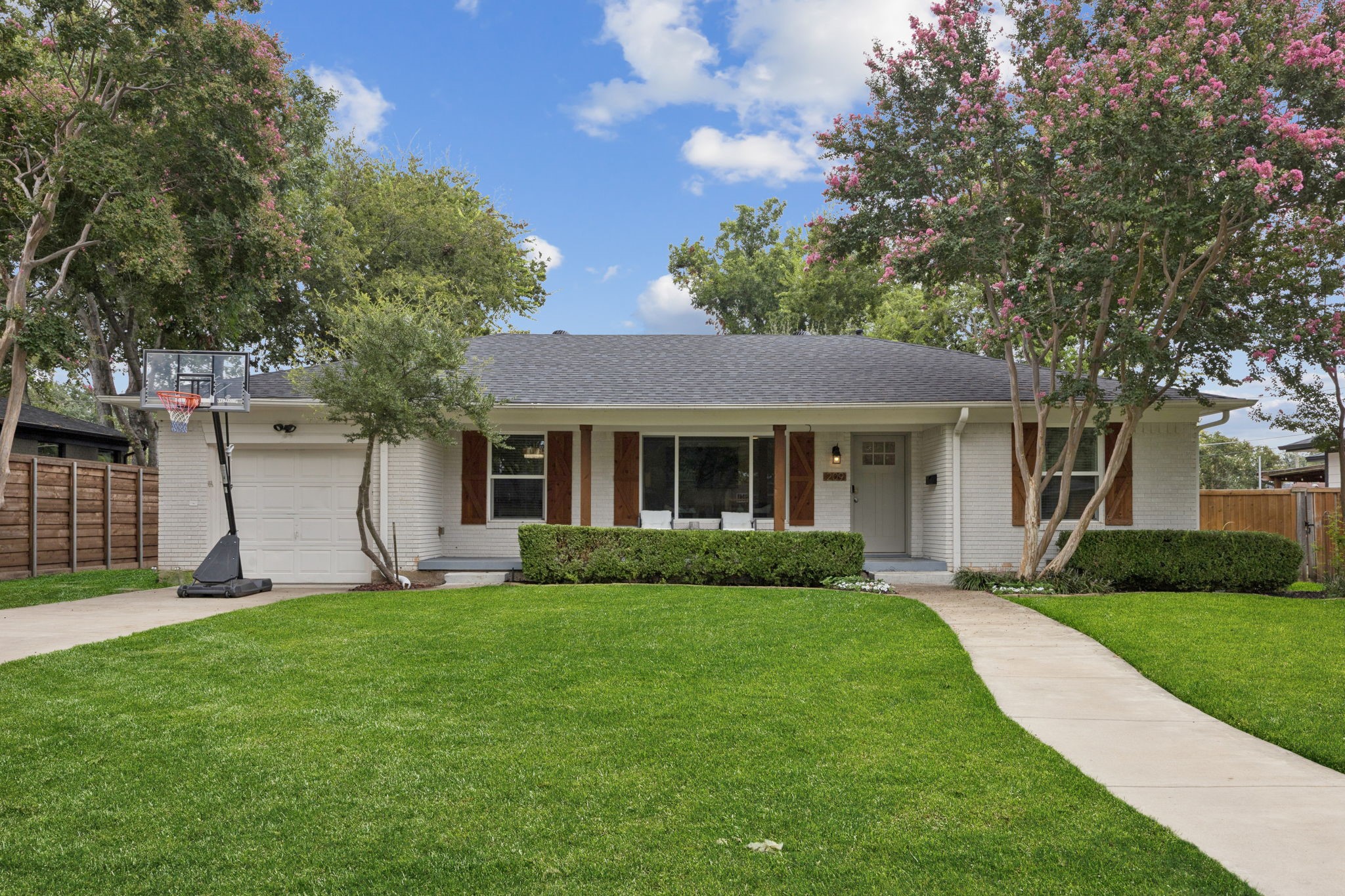 209 Betty Drive Richardson TX 75081