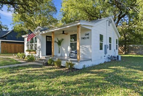 112 W Akard Street Weatherford TX 76086