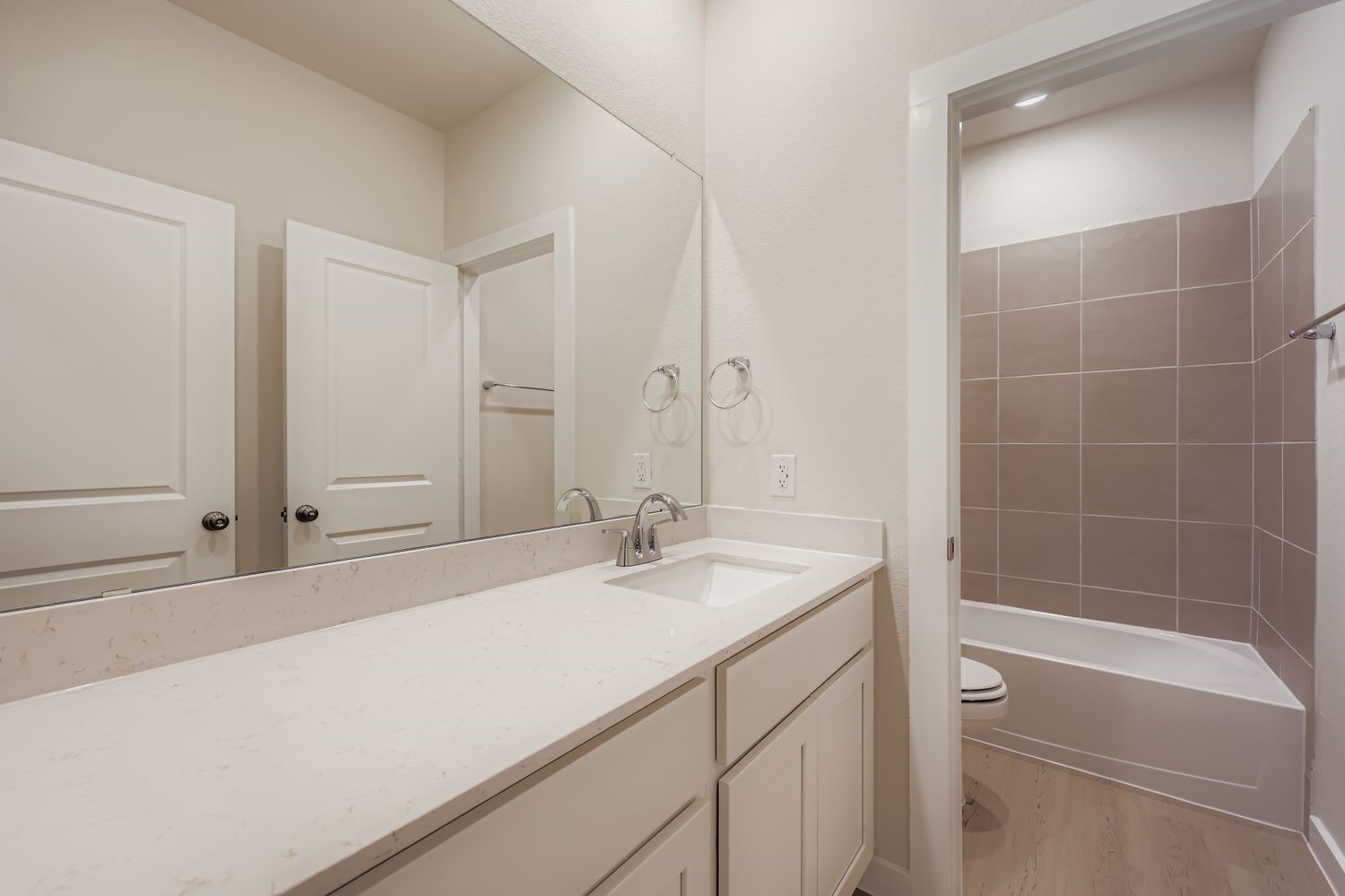 1009 Park Oak Lane Crowley TX 76036