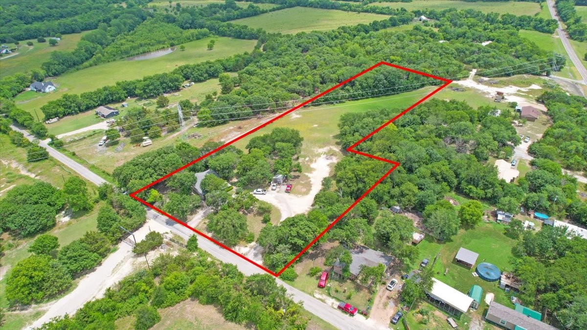 1250 Garrett Road Whitewright TX 75491