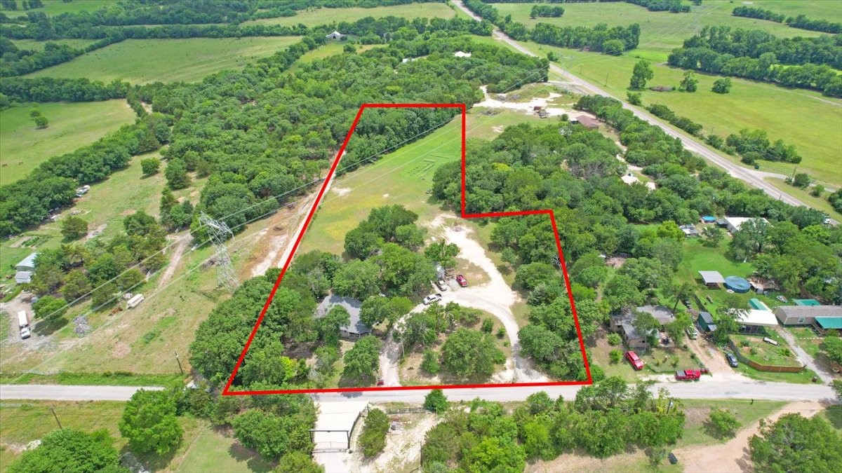 1250 Garrett Road Whitewright TX 75491