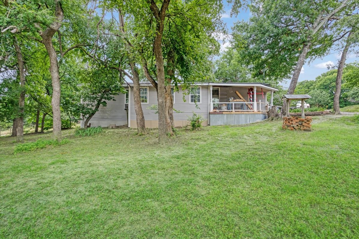 1250 Garrett Road Whitewright TX 75491