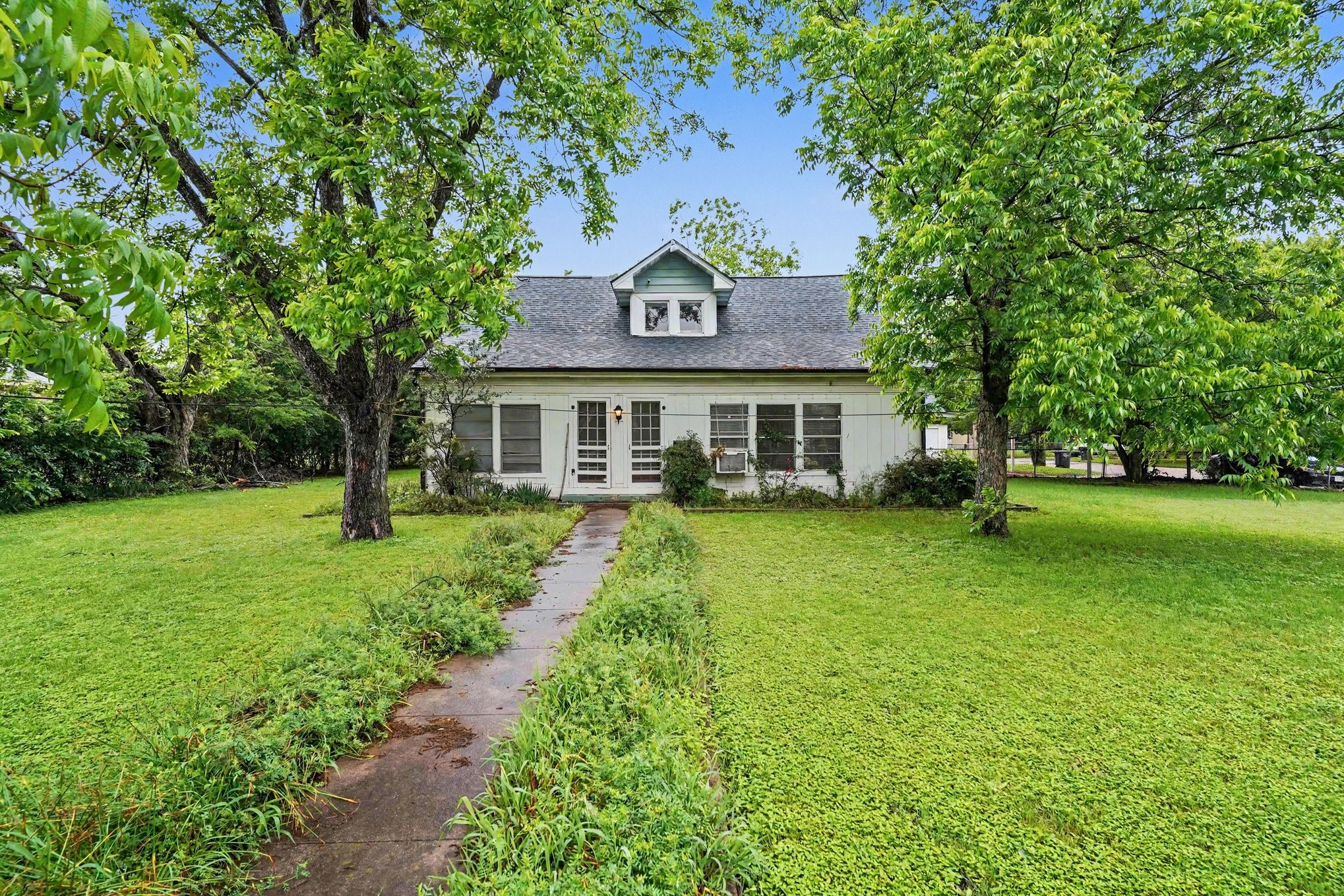 506 Woodard Avenue Cleburne TX 76033