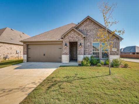2902 Trusting Way Aubrey TX 76227