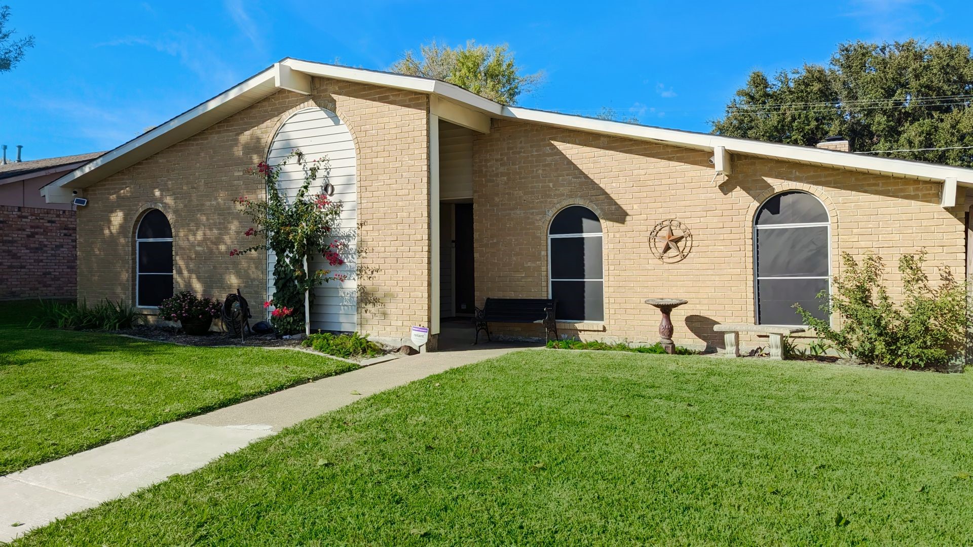 770 Pinoak Drive Grand Prairie TX 75052