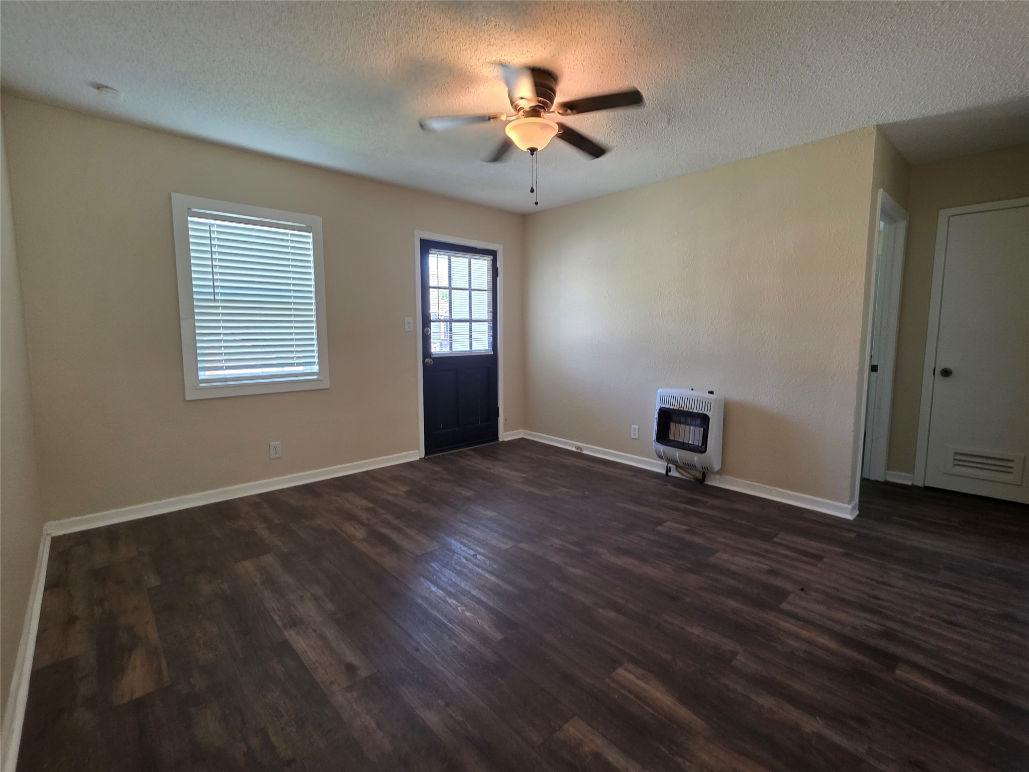 1207 N Anglin Street Cleburne TX 76031