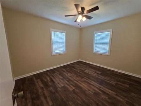 1207 N Anglin Street Cleburne TX 76031