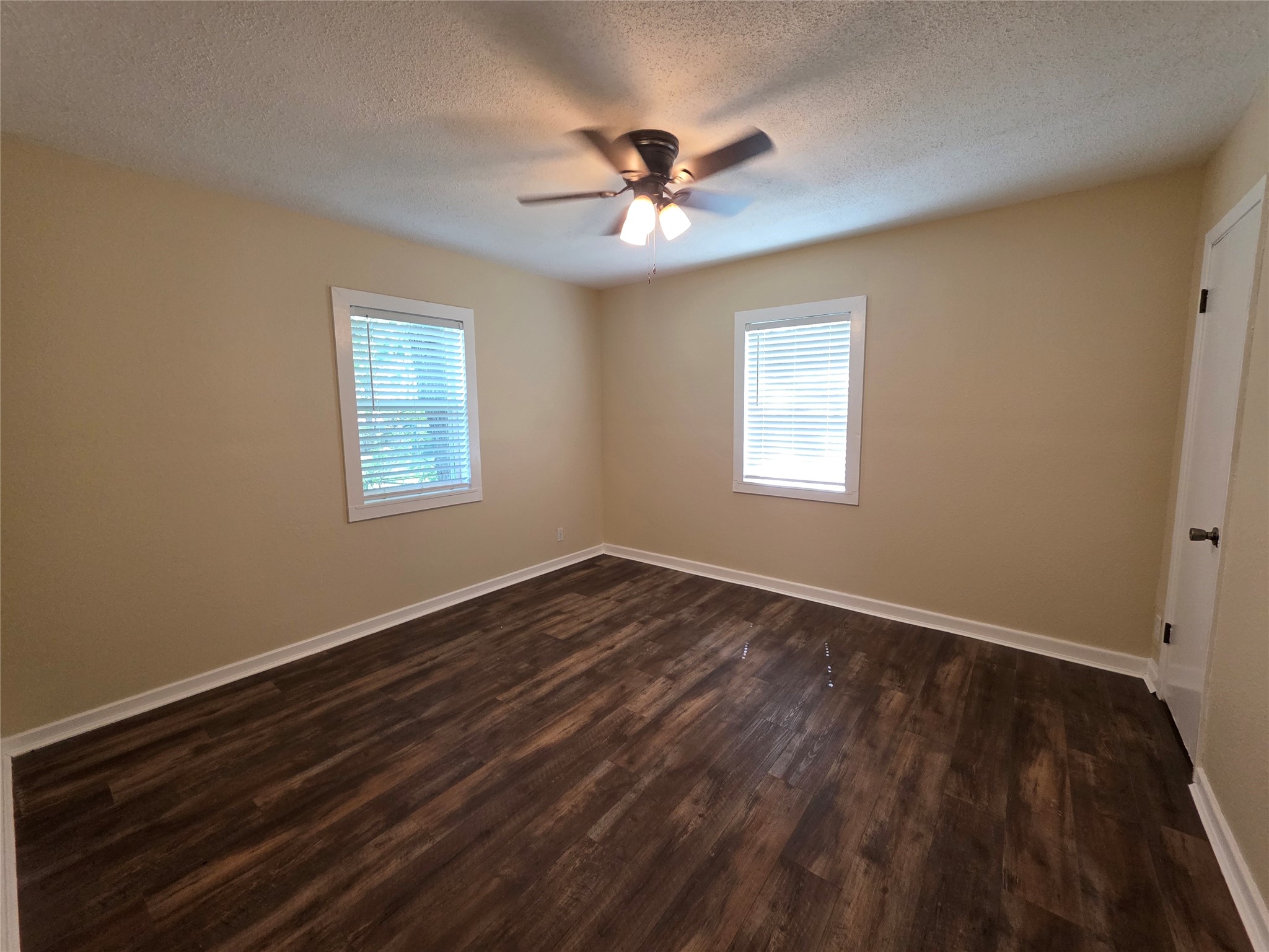 1207 N Anglin Street Cleburne TX 76031