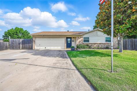 317 Wallace Court Crowley TX 76036