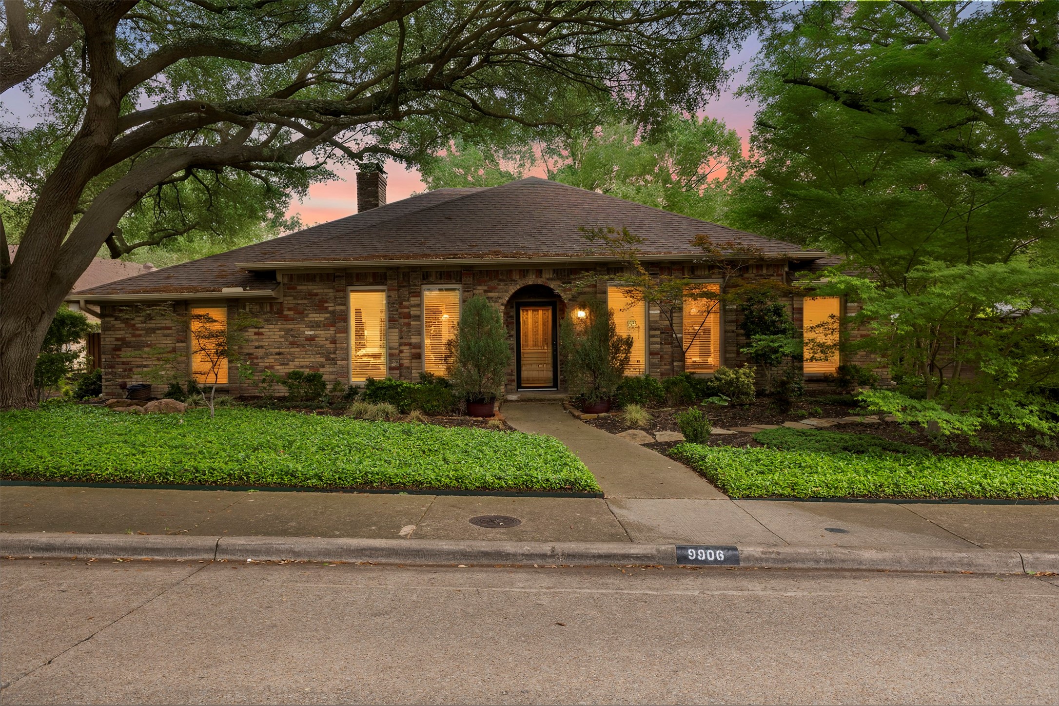 9906 Chimney Hill Lane Dallas TX 75243