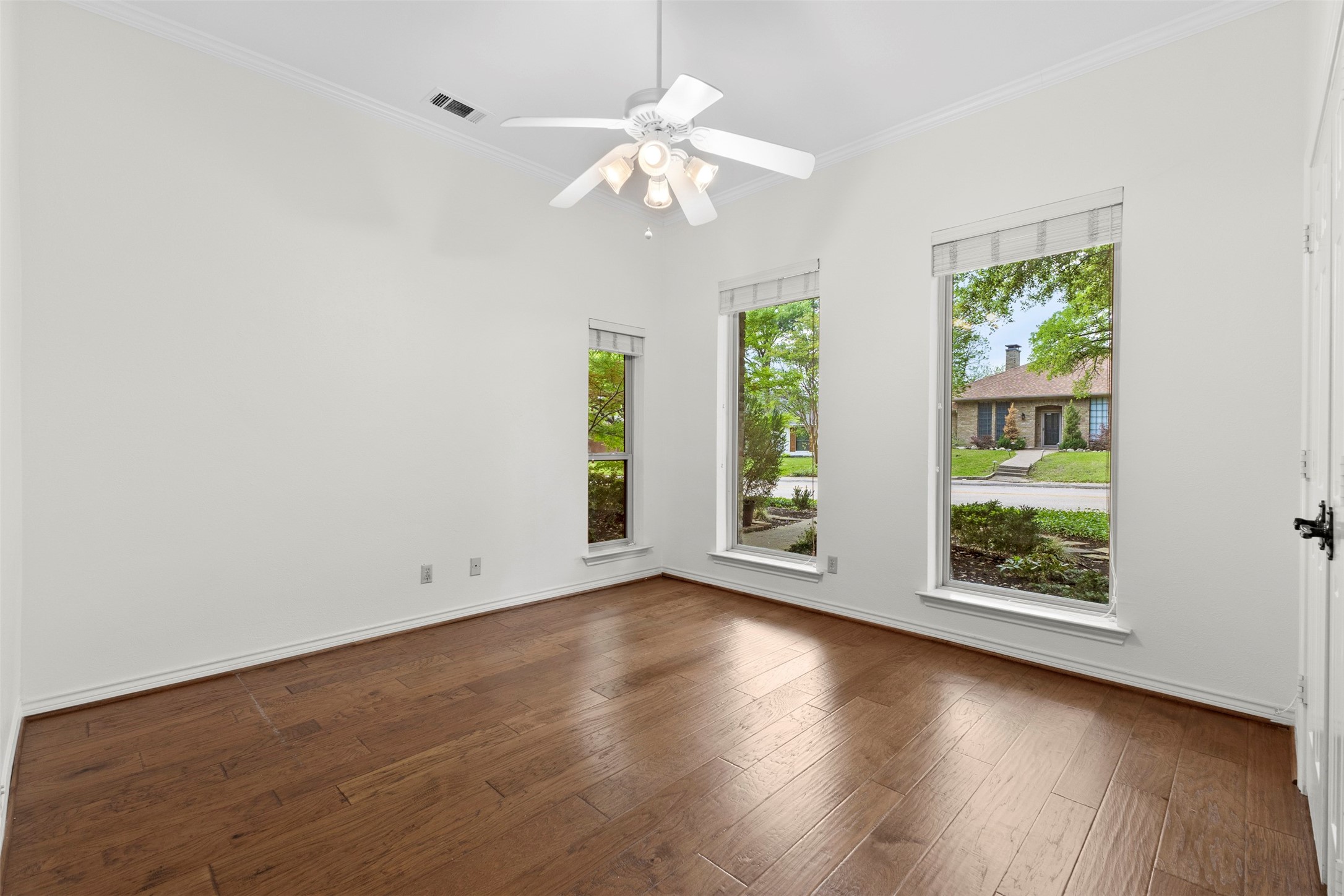 9906 Chimney Hill Lane Dallas TX 75243