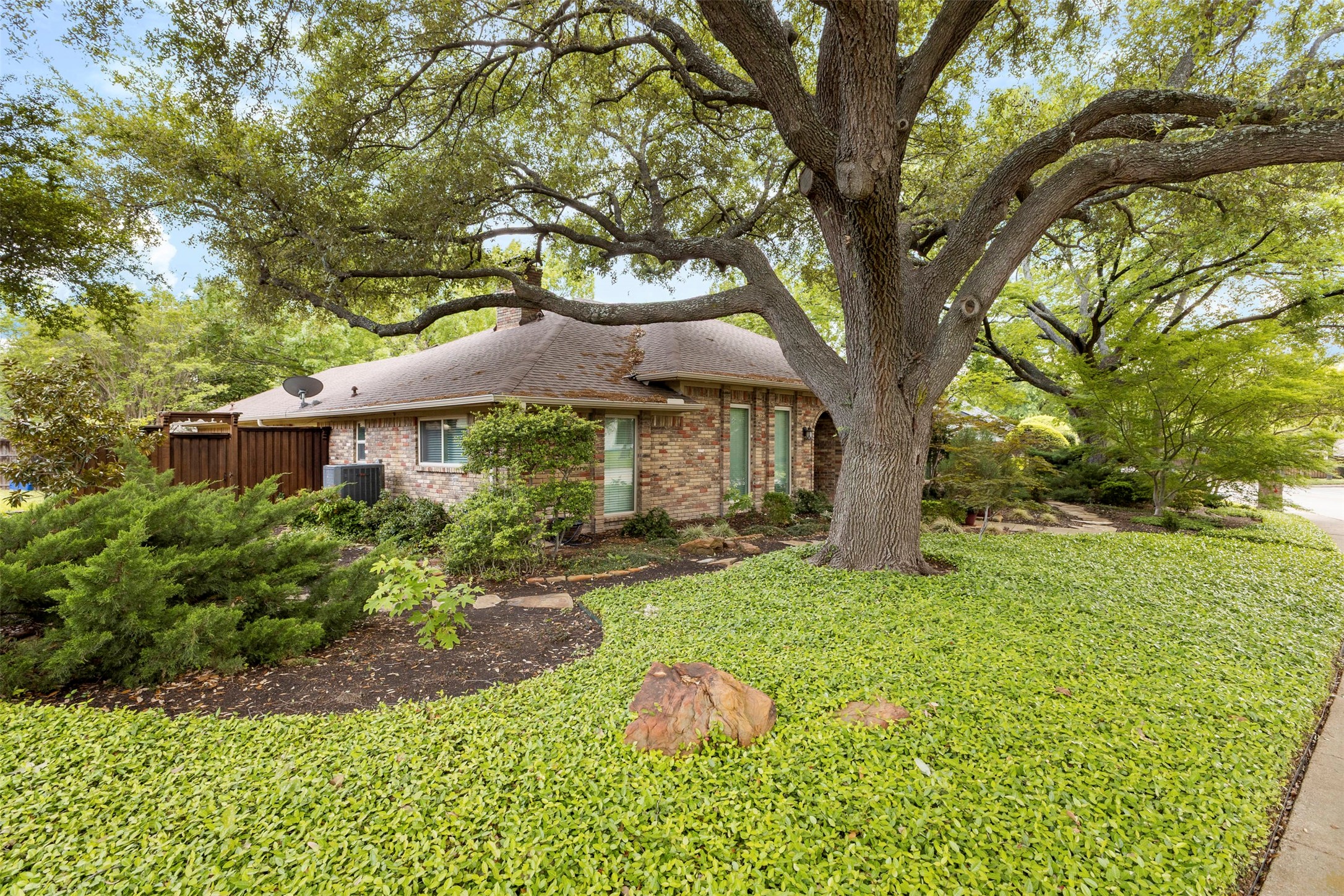 9906 Chimney Hill Lane Dallas TX 75243