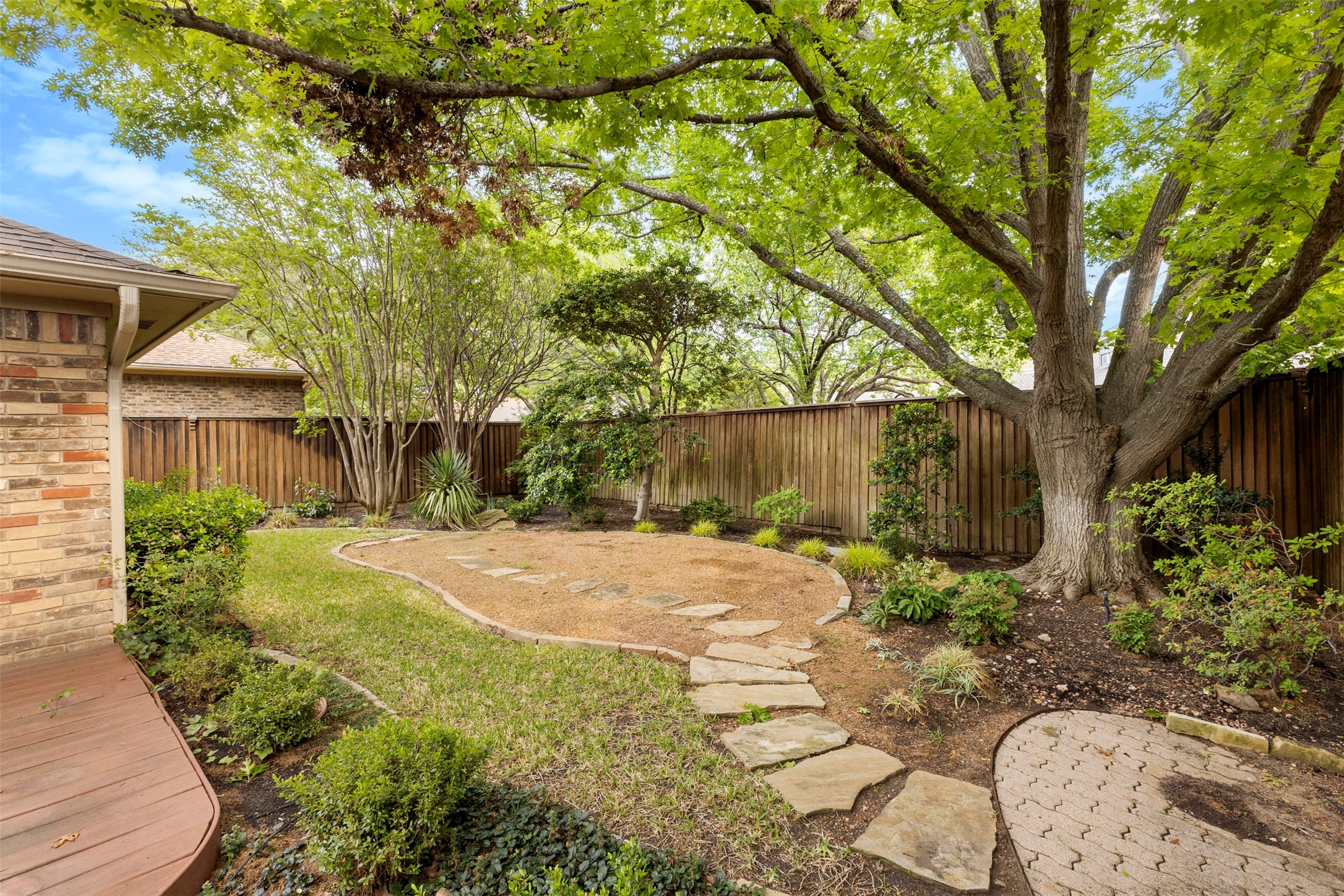 9906 Chimney Hill Lane Dallas TX 75243