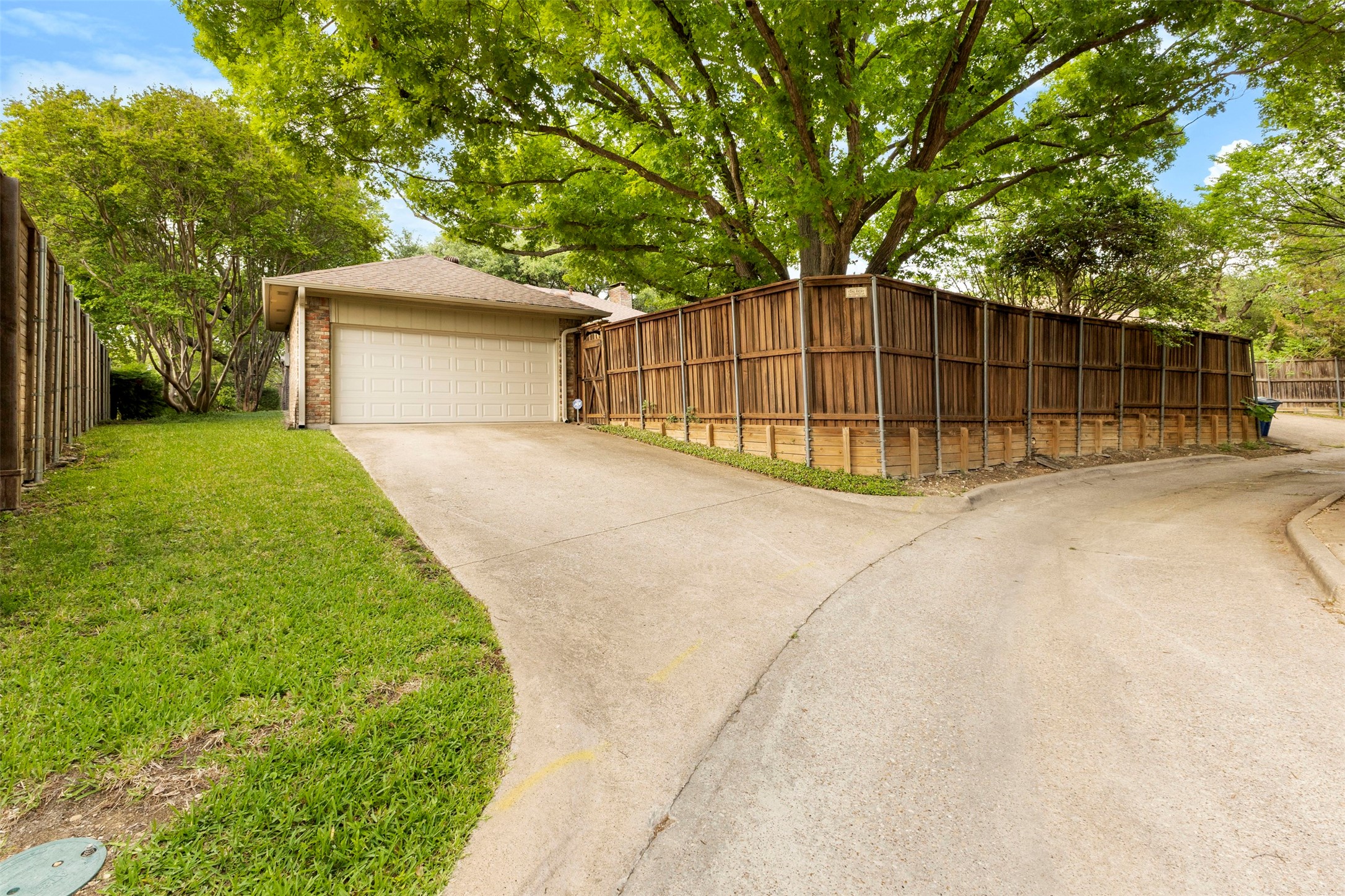 9906 Chimney Hill Lane Dallas TX 75243