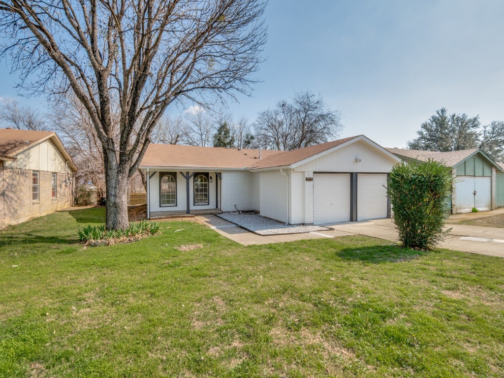 1013 Tapley Street Grand Prairie TX 75051