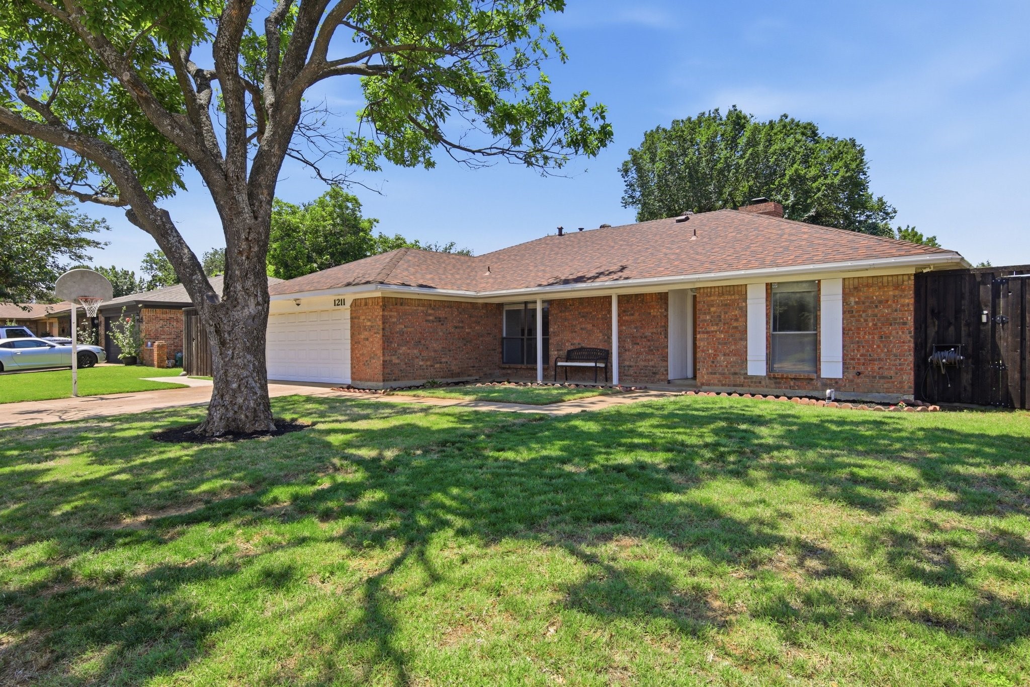 1211 Meadowview Drive Euless TX 76039