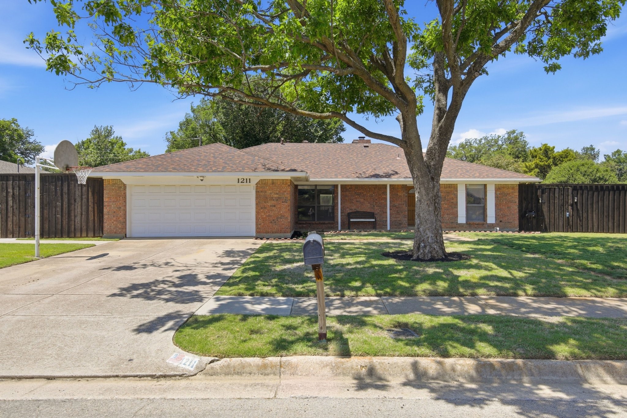 1211 Meadowview Drive Euless TX 76039
