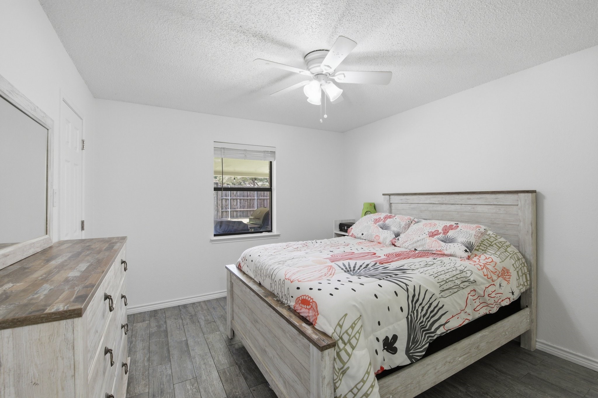 1211 Meadowview Drive Euless TX 76039