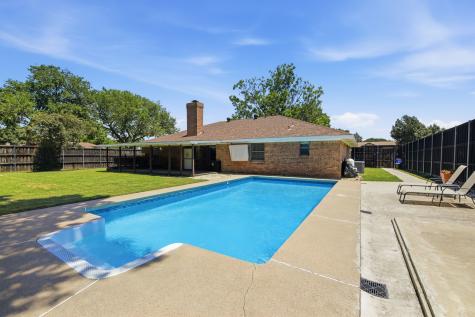 1211 Meadowview Drive Euless TX 76039