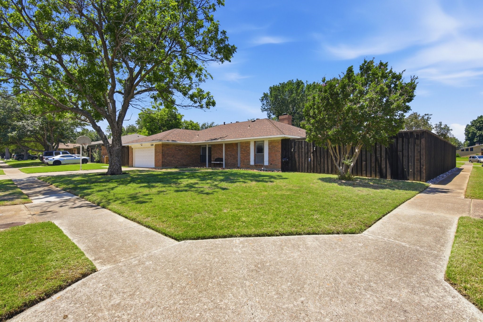 1211 Meadowview Drive Euless TX 76039