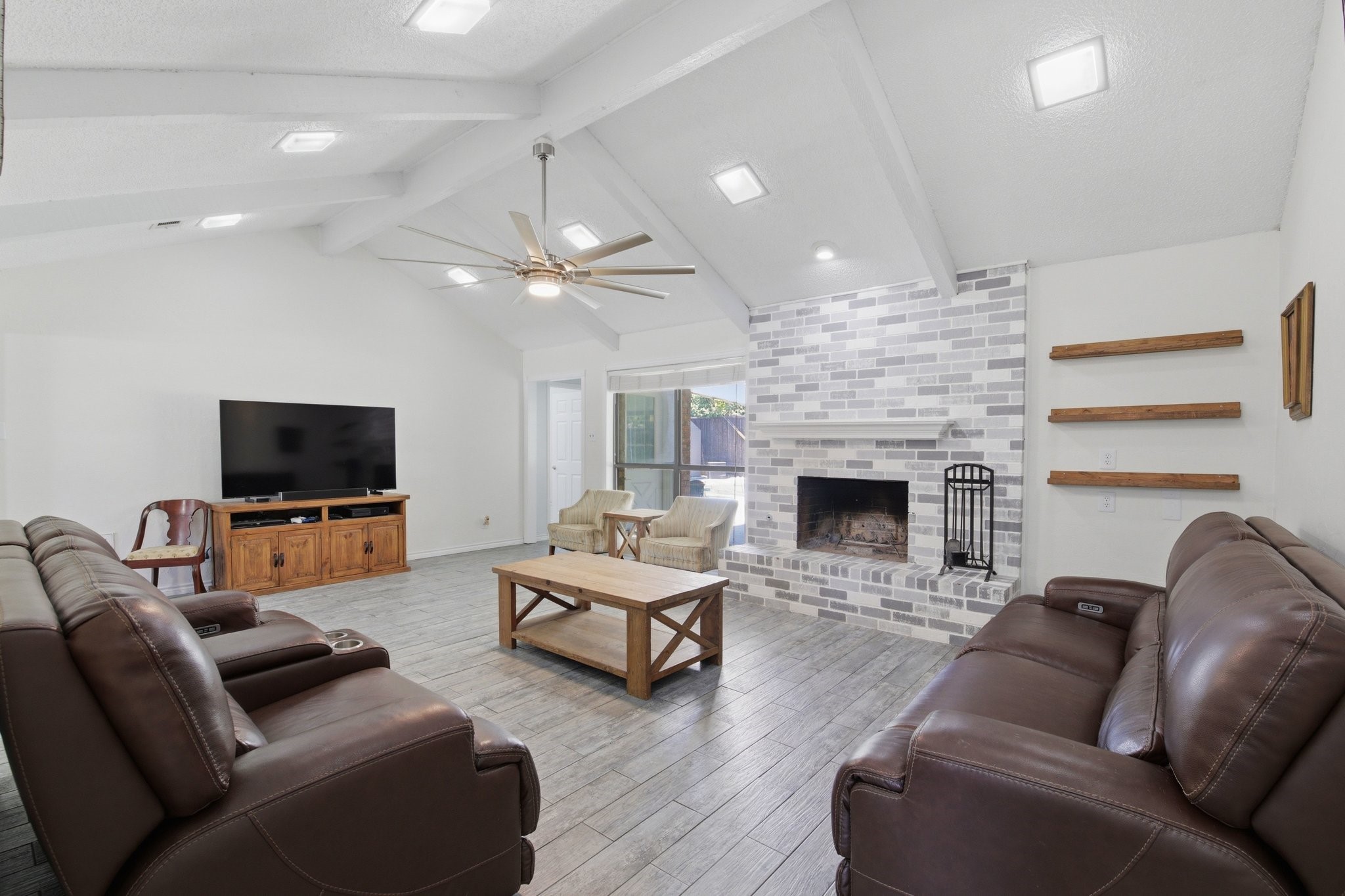 1211 Meadowview Drive Euless TX 76039