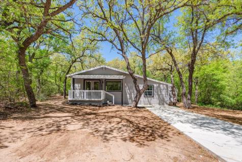 400 Round Hill Circle Runaway Bay TX 76426