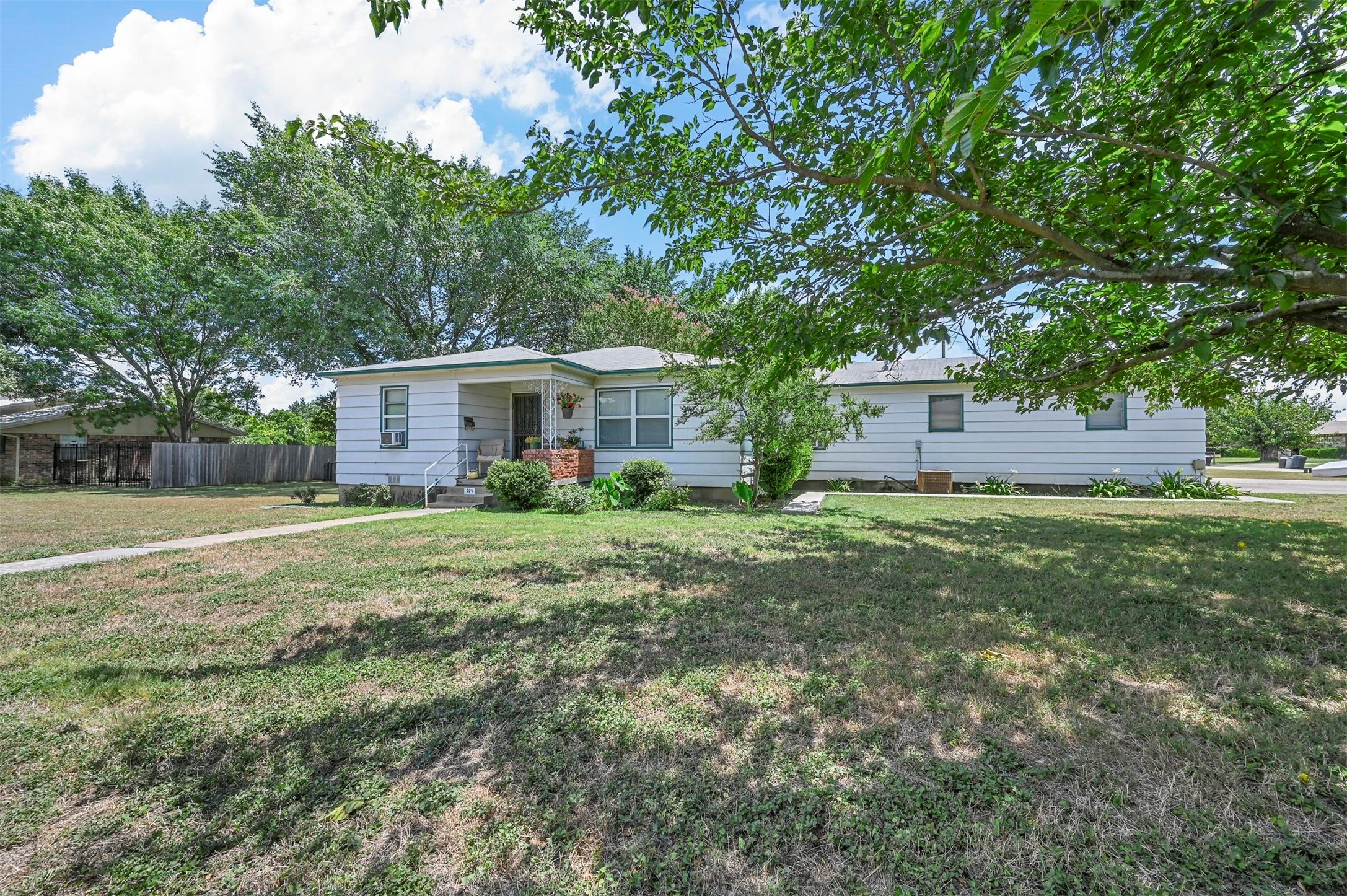 209 Ash Street Crowley TX 76036