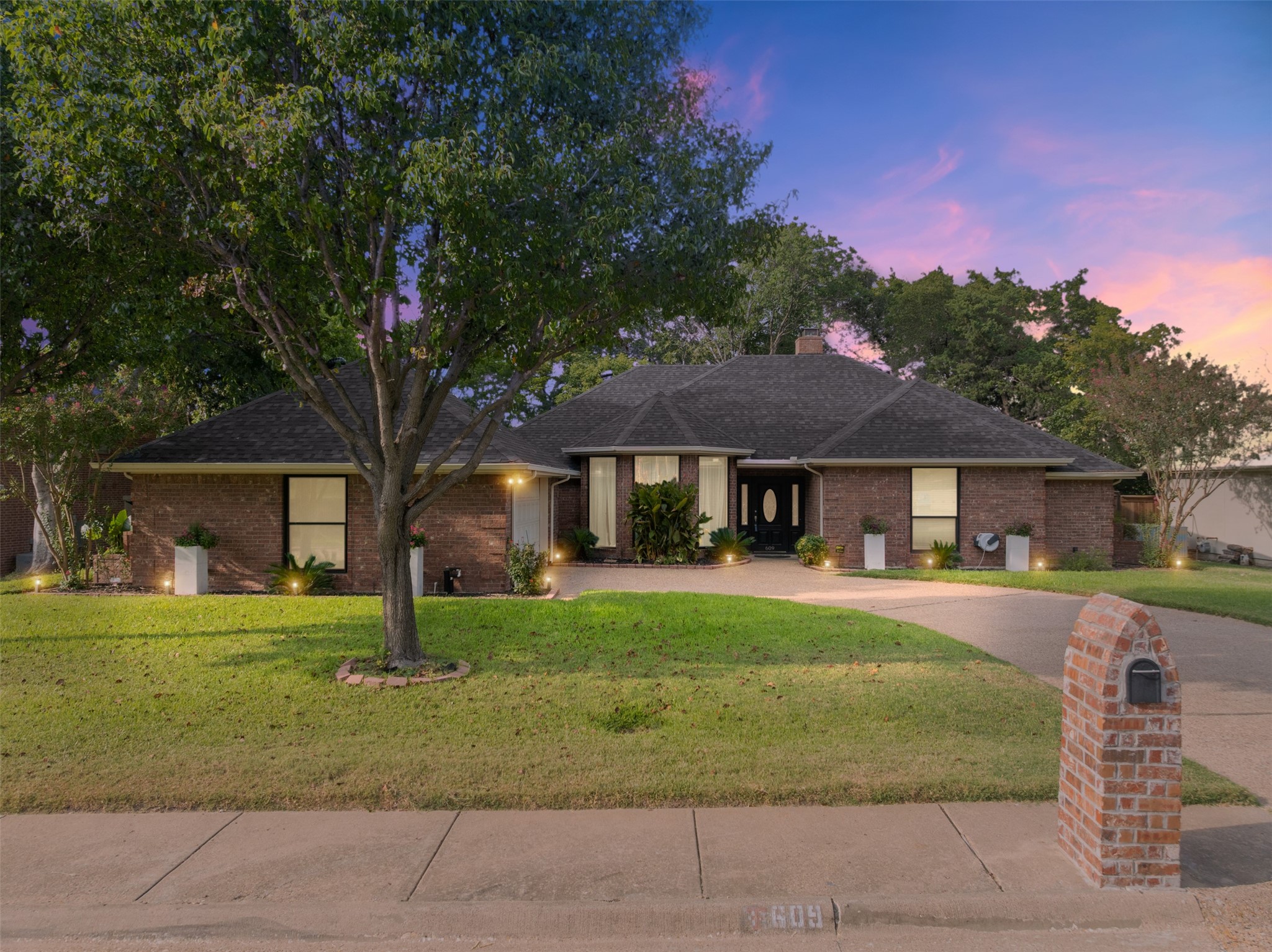 609 Ten Mile Drive Desoto TX 75115