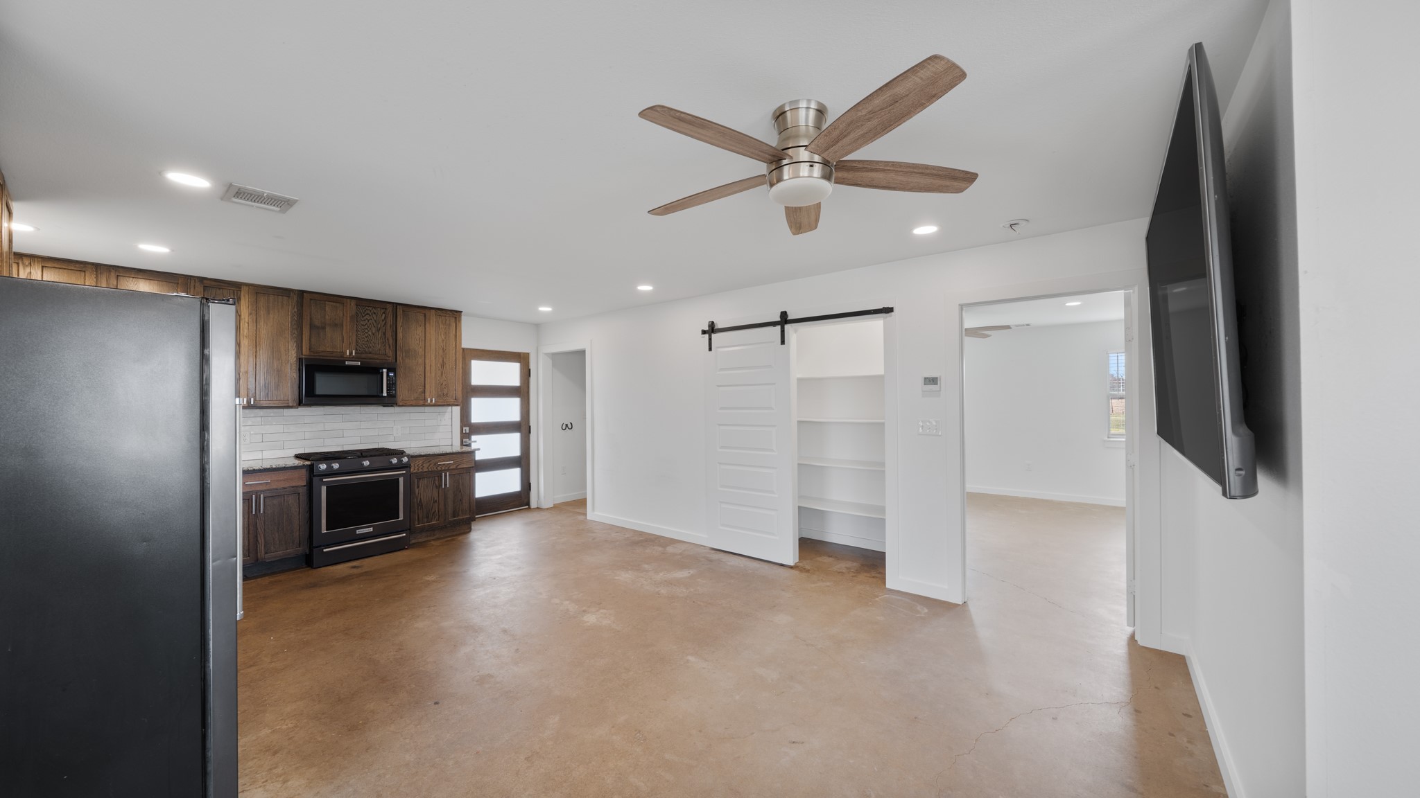 810 Vz County Road 2305 Canton TX 75103