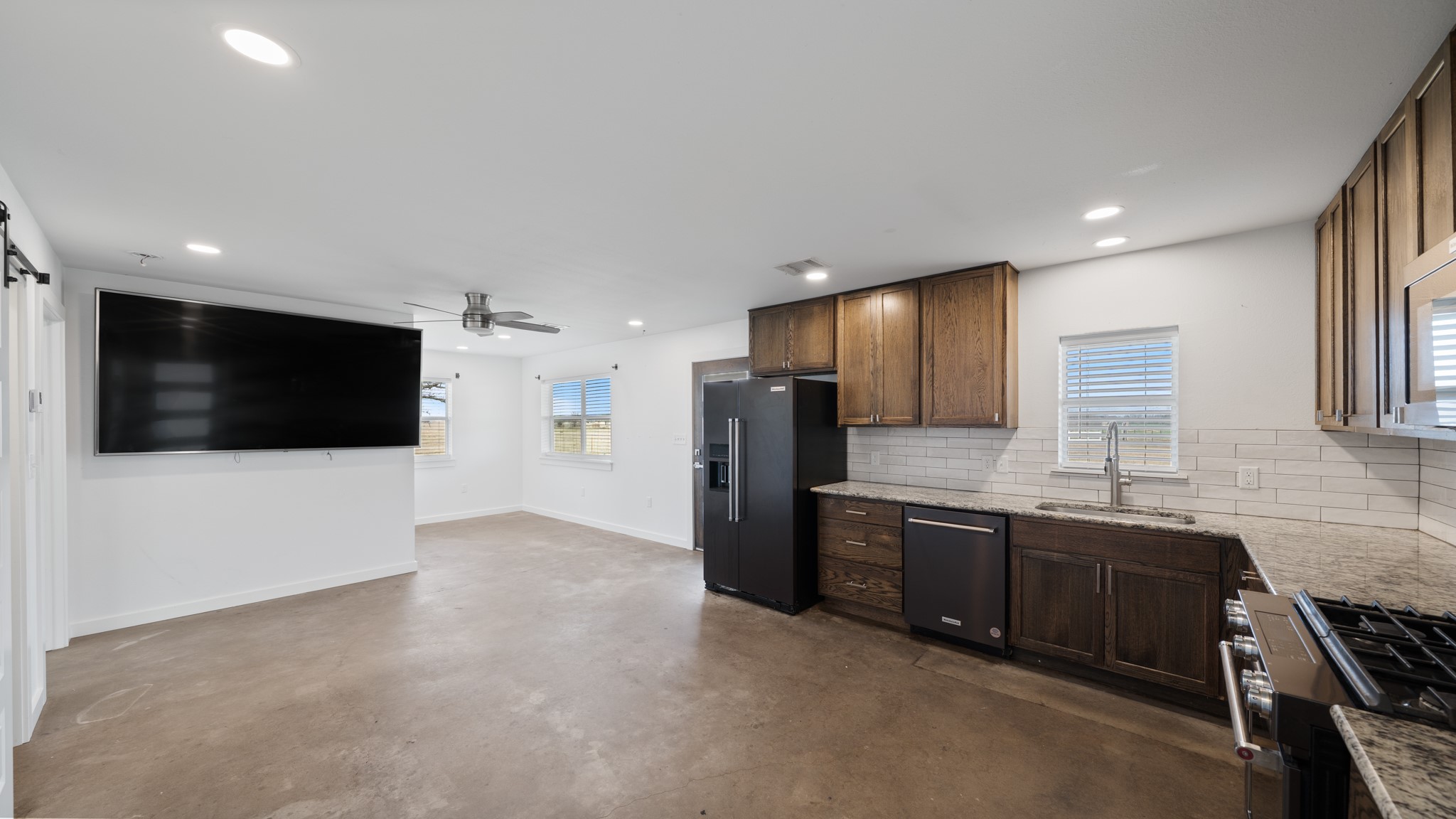 810 Vz County Road 2305 Canton TX 75103