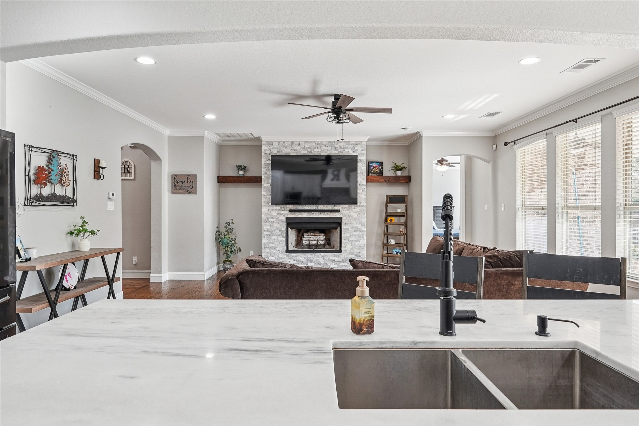 235 Williamsburg Lane Ovilla TX 75154