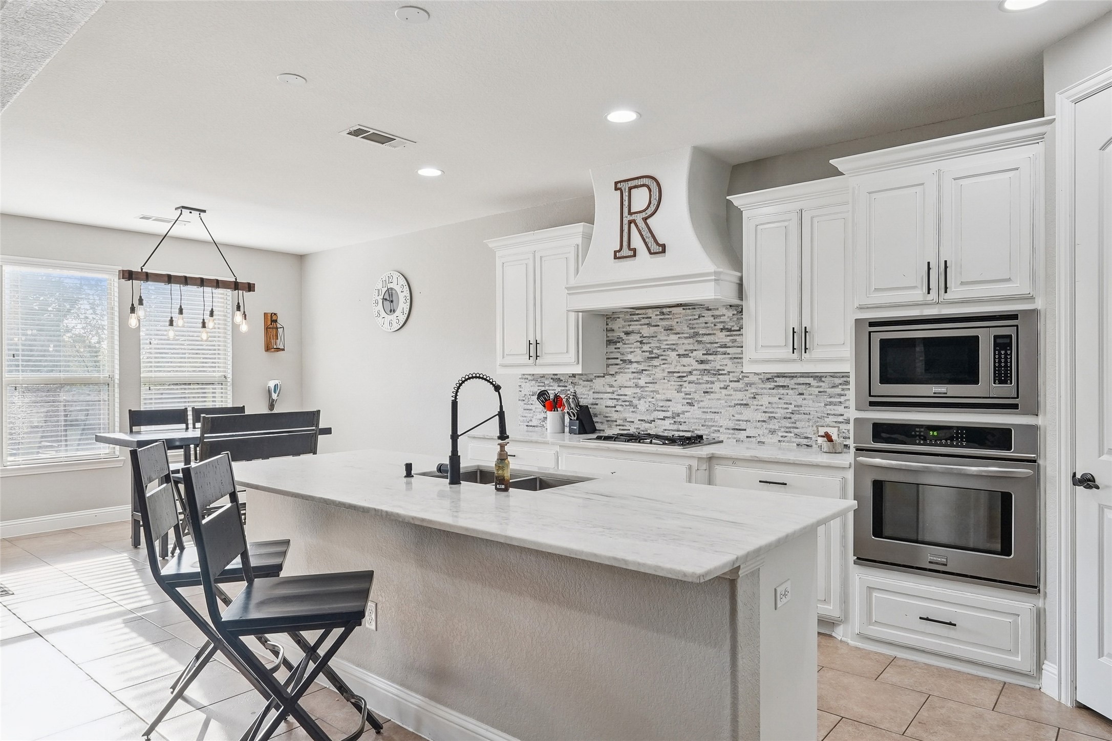 235 Williamsburg Lane Ovilla TX 75154