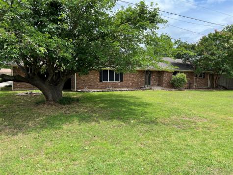 806 N Poplar Street Leonard TX 75452