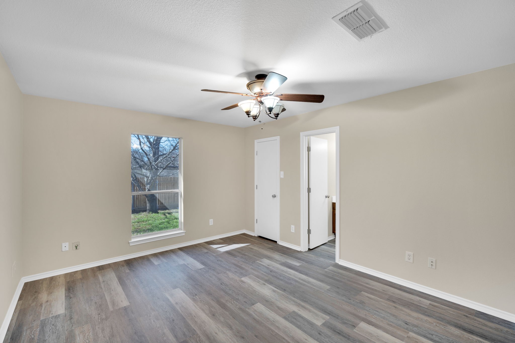 203 Shawnee Trail Alvarado TX 76009