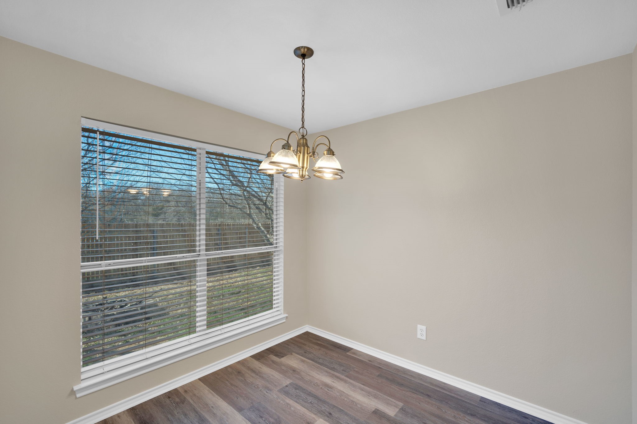 203 Shawnee Trail Alvarado TX 76009