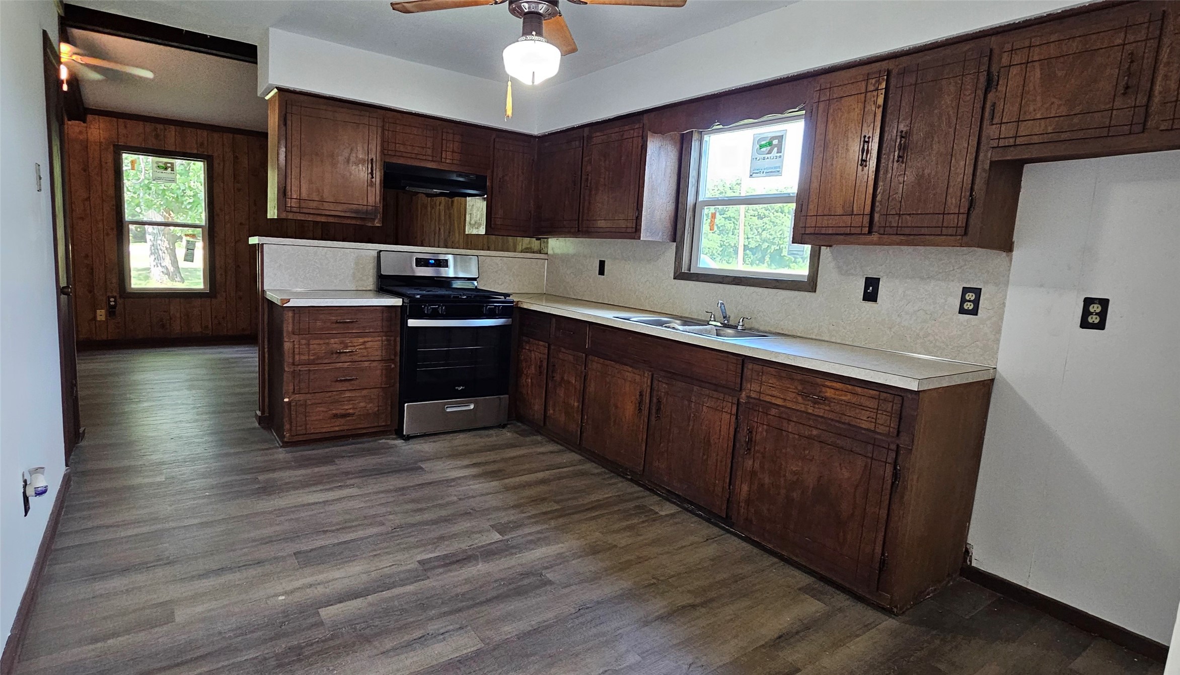 2519 Fm 2027 Lott TX 76656