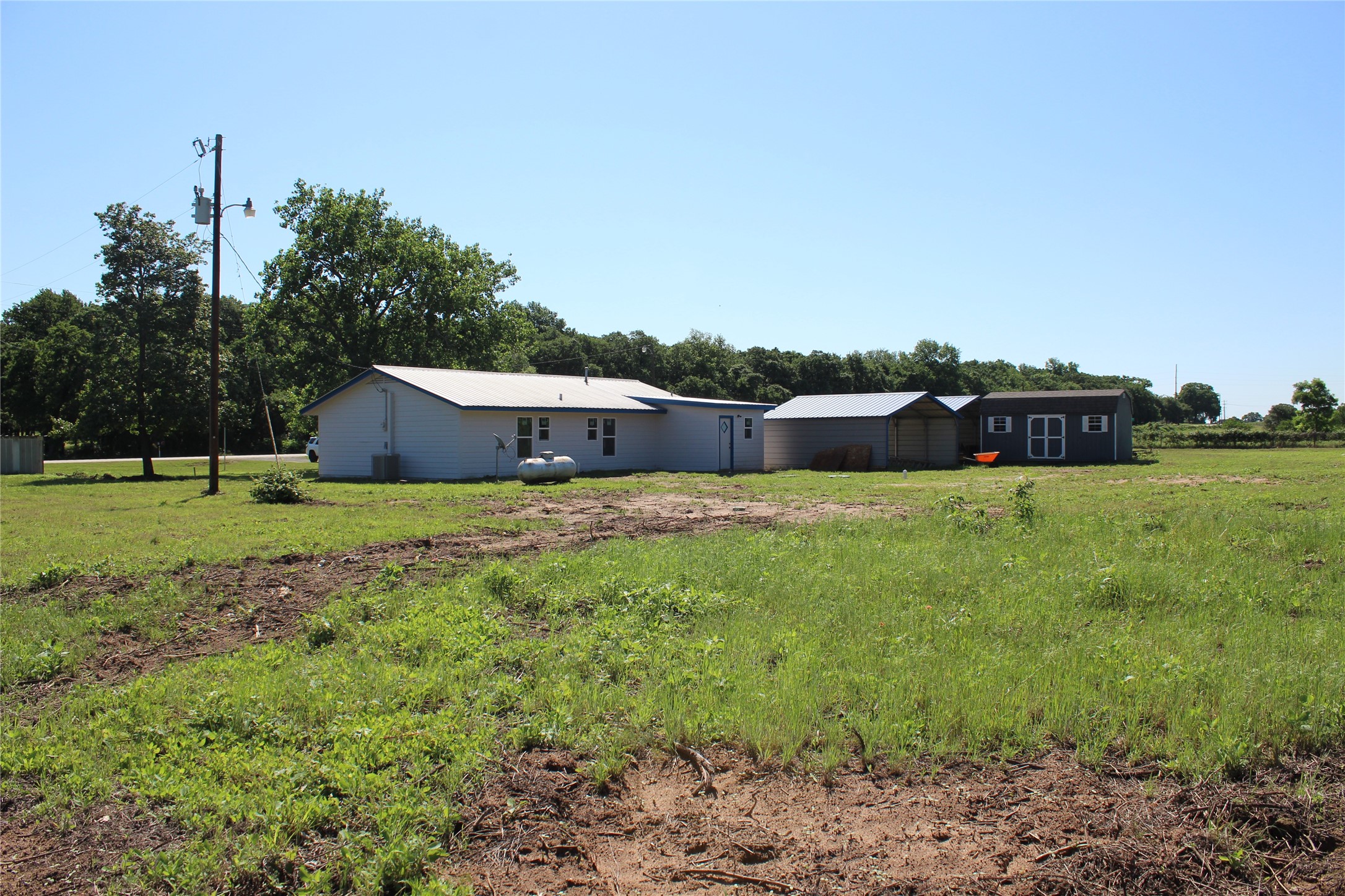 2519 Fm 2027 Lott TX 76656