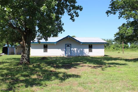 2519 Fm 2027 Lott TX 76656