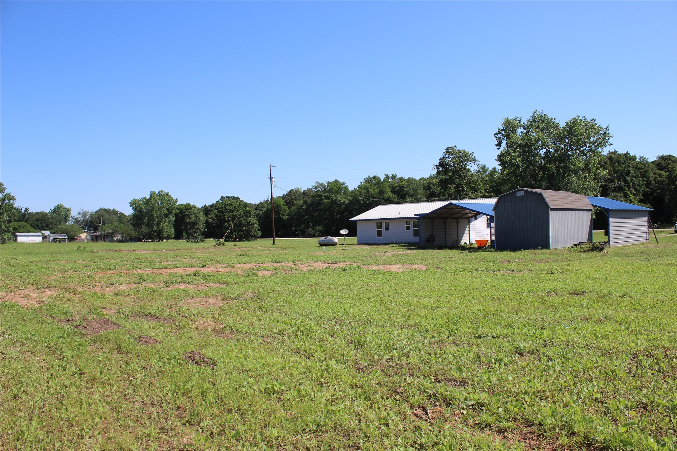 2519 Fm 2027 Lott TX 76656