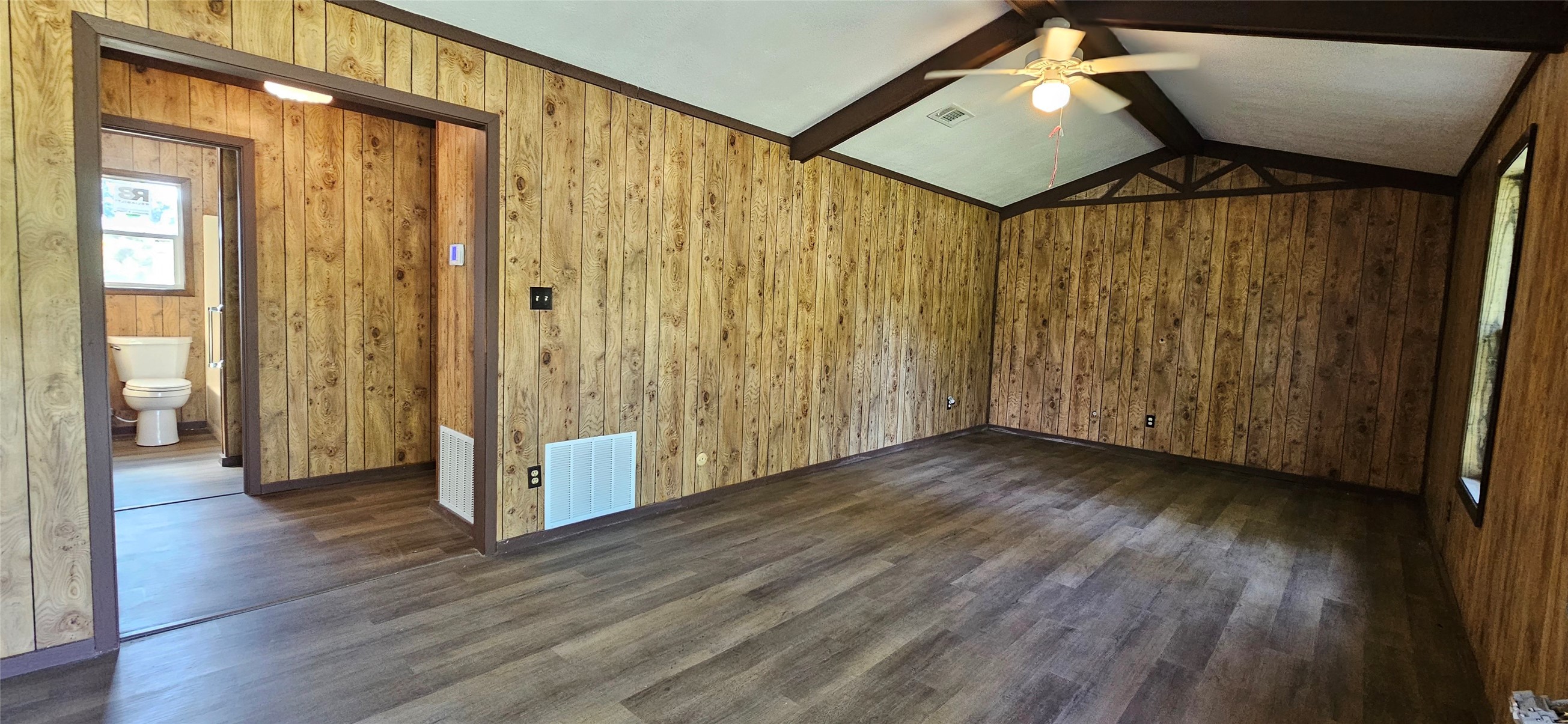 2519 Fm 2027 Lott TX 76656